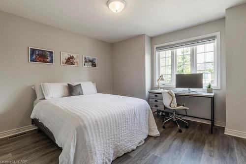 2350 Norland Drive, Burlington, ON - Indoor Photo Showing Bedroom