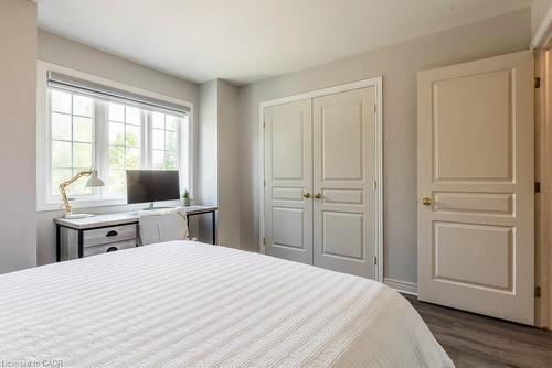 2350 Norland Drive, Burlington, ON - Indoor Photo Showing Bedroom