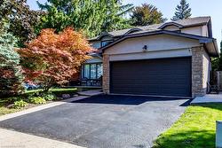 19 Fieldgate Street  Dundas, ON L9H 6N3