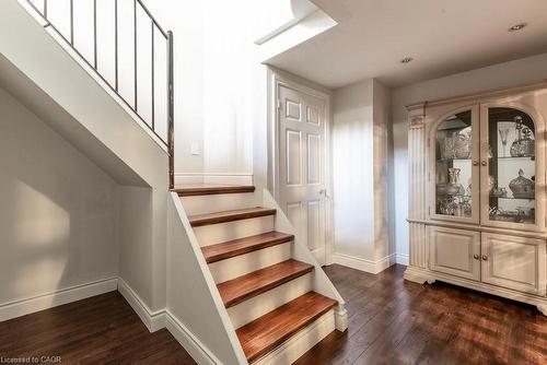 19 Fieldgate Street, Dundas, ON - Indoor Photo Showing Other Room