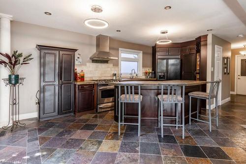 19 Fieldgate Street, Dundas, ON - Indoor Photo Showing Kitchen