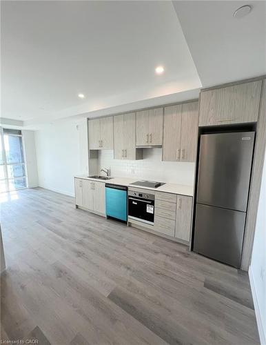 321-461 Green Road, Stoney Creek, ON - Indoor Photo Showing Kitchen