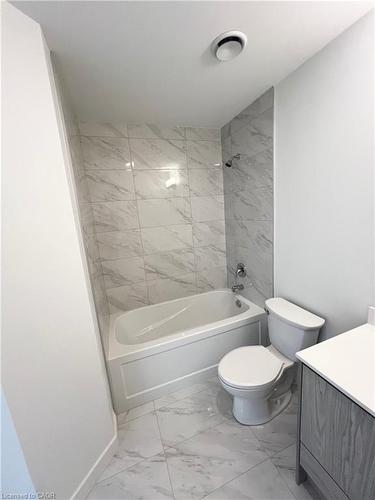 321-461 Green Road, Stoney Creek, ON - Indoor Photo Showing Bathroom