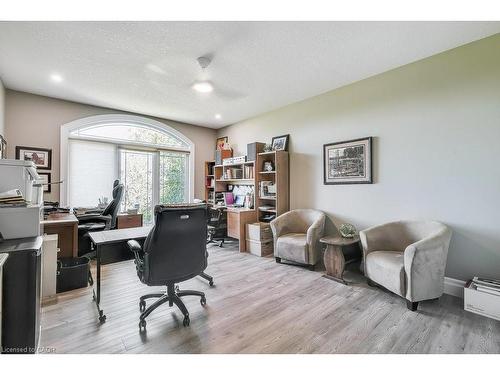 1825 Moser-Young Road, Bamberg, ON - Indoor Photo Showing Other Room