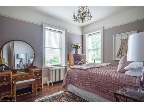 77 Claremont Drive, Hamilton, ON - Indoor Photo Showing Bedroom