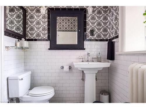 77 Claremont Drive, Hamilton, ON - Indoor Photo Showing Bathroom