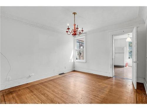 170 Grosvenor Avenue N, Hamilton, ON - Indoor Photo Showing Other Room