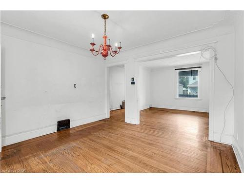 170 Grosvenor Avenue N, Hamilton, ON - Indoor Photo Showing Other Room