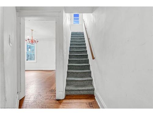 170 Grosvenor Avenue N, Hamilton, ON - Indoor Photo Showing Other Room