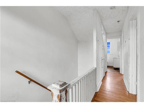 170 Grosvenor Avenue N, Hamilton, ON - Indoor Photo Showing Other Room