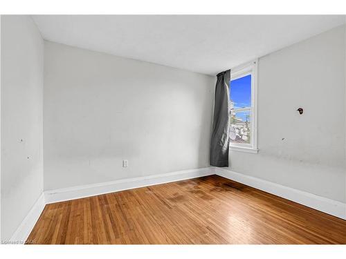 170 Grosvenor Avenue N, Hamilton, ON - Indoor Photo Showing Other Room