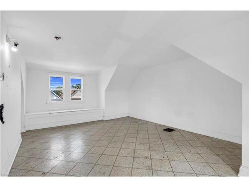 170 Grosvenor Avenue N, Hamilton, ON - Indoor Photo Showing Other Room