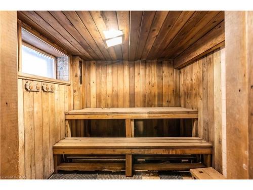 170 Grosvenor Avenue N, Hamilton, ON - Indoor Photo Showing Other Room