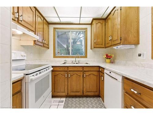 33 Bernard Street, Hamilton, ON - Indoor Photo Showing Kitchen With Double Sink