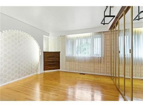 33 Bernard Street, Hamilton, ON - Indoor Photo Showing Other Room