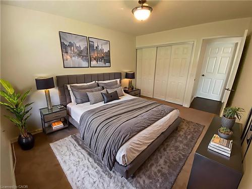 1 Szollosy Circle, Hamilton, ON - Indoor Photo Showing Bedroom