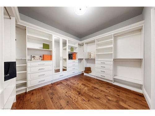 7 Riesling Court, Hamilton, ON - Indoor