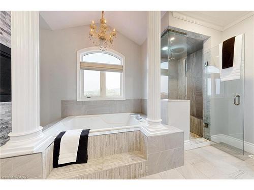 7 Riesling Court, Hamilton, ON - Indoor Photo Showing Bathroom