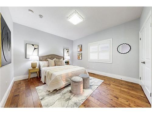 7 Riesling Court, Hamilton, ON - Indoor Photo Showing Bedroom