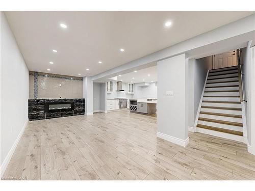 7 Riesling Court, Hamilton, ON - Indoor Photo Showing Other Room