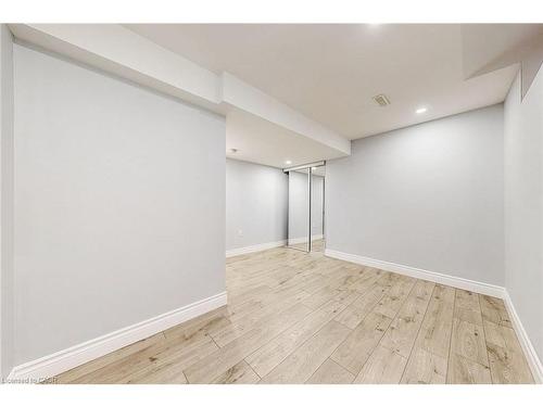 7 Riesling Court, Hamilton, ON - Indoor Photo Showing Other Room