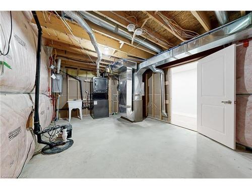 7 Riesling Court, Hamilton, ON - Indoor Photo Showing Basement