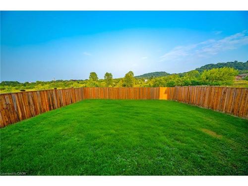 7 Riesling Court, Hamilton, ON - Outdoor