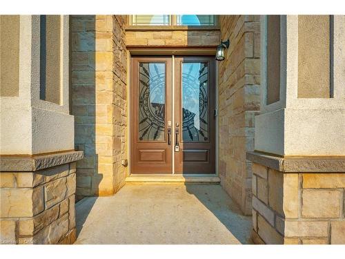 7 Riesling Court, Hamilton, ON - Outdoor