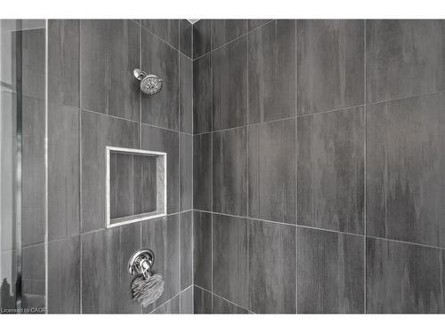 21-271 Grey Silo Road, Waterloo, ON - Indoor Photo Showing Bathroom