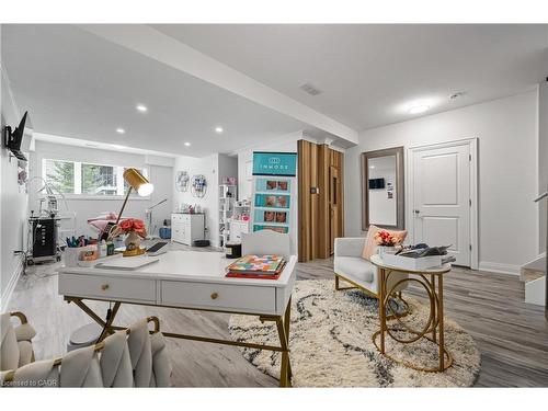 21-271 Grey Silo Road, Waterloo, ON - Indoor