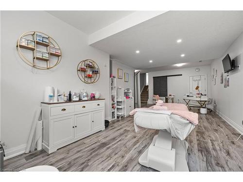 21-271 Grey Silo Road, Waterloo, ON - Indoor