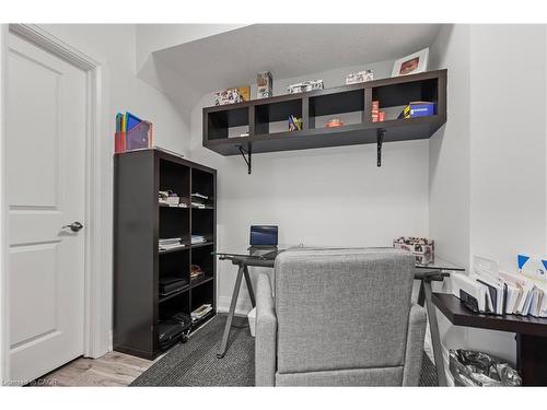 21-271 Grey Silo Road, Waterloo, ON - Indoor