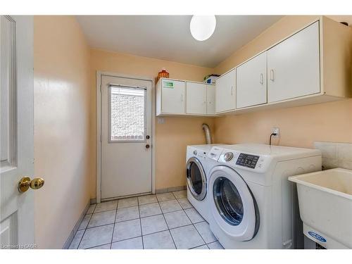3346 Palmer Drive, Burlington, ON - Indoor Photo Showing Laundry Room