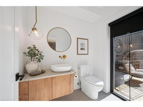 413 Huron Street, New Hamburg, ON - Indoor Photo Showing Bathroom