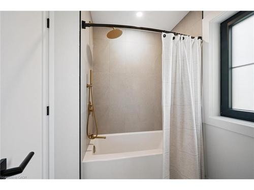 413 Huron Street, New Hamburg, ON - Indoor Photo Showing Bathroom