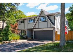 1807 Heather Hills Drive  Burlington, ON L7P 2Z1
