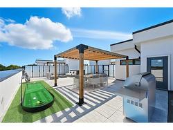 409-123 Maurice Drive  Oakville, ON L6K 2W6