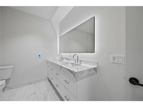 409-123 Maurice Drive, Oakville, ON - Indoor Photo Showing Bathroom