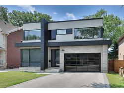 890 Beechwood Avenue  Mississauga, ON L5G 4E2