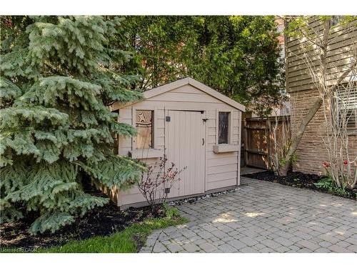 1858 Heather Hills Drive, Burlington, ON - Outdoor