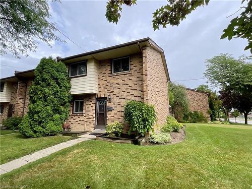 4 Rosanne Crescent, Hamilton, ON - Outdoor