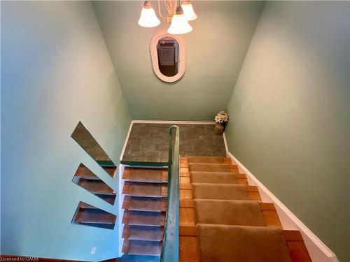 4 Rosanne Crescent, Hamilton, ON - Indoor Photo Showing Other Room