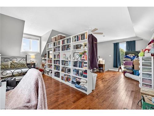 233 Garrison Road, Fort Erie, ON - Indoor Photo Showing Bedroom