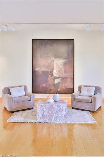 937 Whittier Crescent, Mississauga, ON - Indoor Photo Showing Living Room