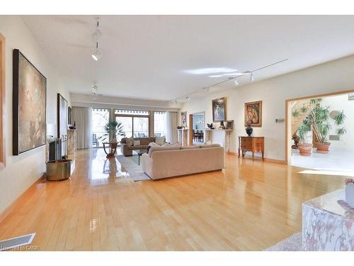 937 Whittier Crescent, Mississauga, ON - Indoor Photo Showing Other Room