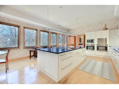 937 Whittier Crescent, Mississauga, ON - Indoor Photo Showing Kitchen With Upgraded Kitchen