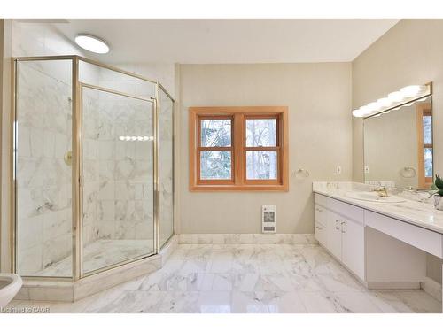 937 Whittier Crescent, Mississauga, ON - Indoor Photo Showing Bathroom