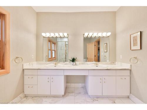 937 Whittier Crescent, Mississauga, ON - Indoor Photo Showing Bathroom