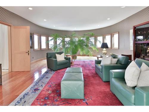 937 Whittier Crescent, Mississauga, ON - Indoor Photo Showing Living Room