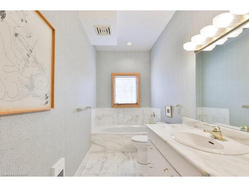 937 Whittier Crescent, Mississauga, ON - Indoor Photo Showing Bathroom